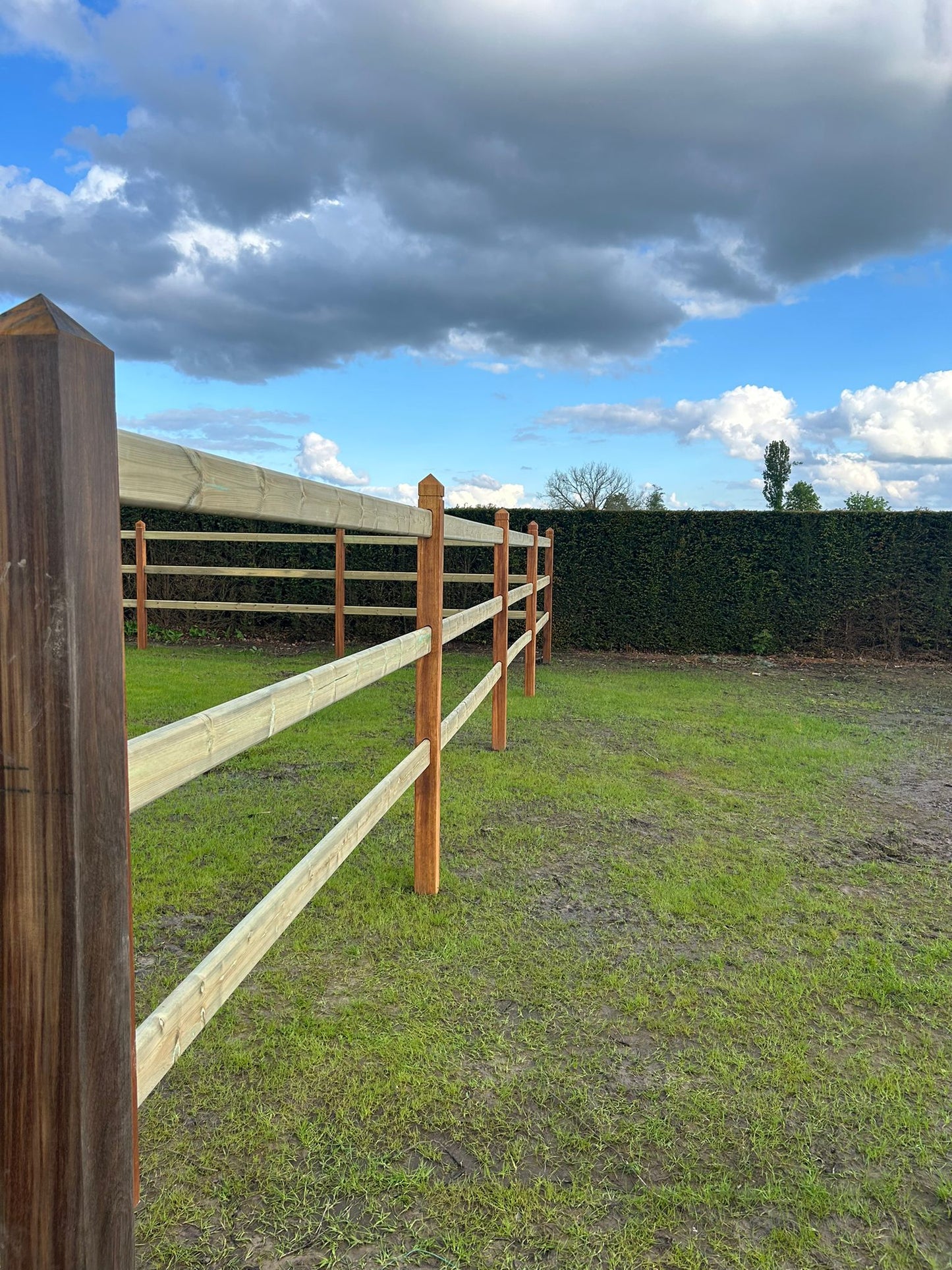 Clôture pour chevaux OKAN avec traverses en PIN IMPRÉGNÉ