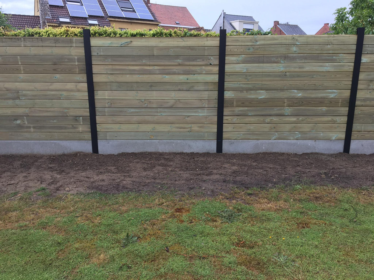 grenenhout-tuinafsluiting-hout-houtstock-paardenomheining-weidepoorten-afrastering-ayous-padouk-weide-poorten-paardenomheining-wemmel-goedkoop-stalen-zwarte-palen